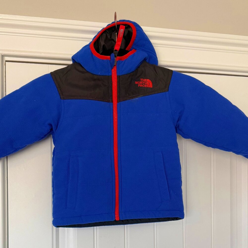 VEUC The North Face Toddler 2T Reversible Puffer Jacket Blue/Red & Black